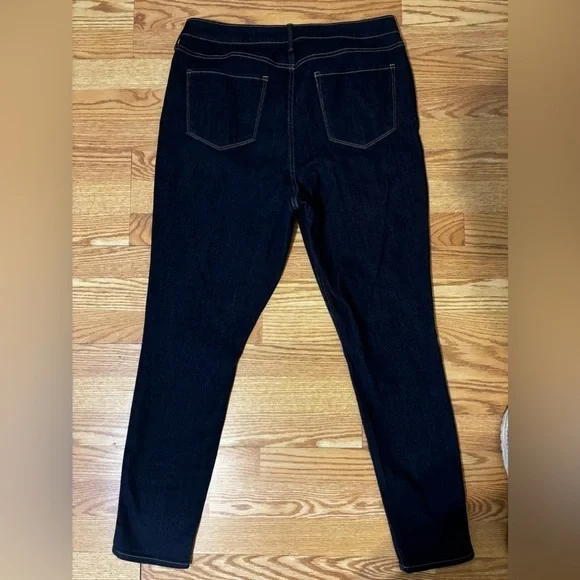 Women’s Old Navy High Rise Super Skinny Dark Wash Denim Jeans - Picture 4 of 5